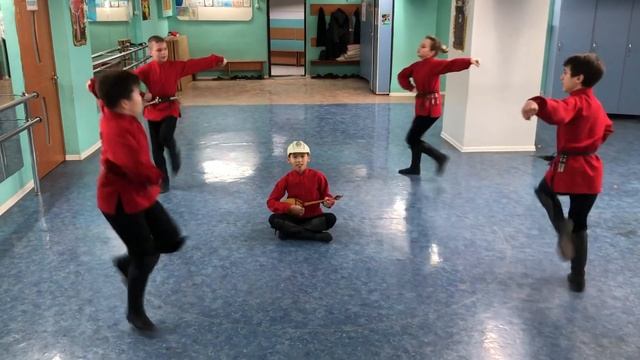 Под Кюй. Ансамбль Шадвал. Лезгинка смотреть онлайн