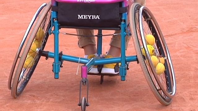 Чемпионат Симферополя по теннису на колясках смотреть онлайн