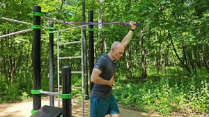 Повышаем подвижность плеч при подъеме руки над головой