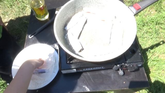 КЕФАЛЬ (ПИЛЕНГАС) РЕЦЕПТ ПРИГОТОВЛЕНИЕ ЖАРЕНОЙ РЫБЫ на Сковородке смотреть онлайн