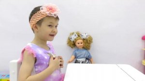 Тоха превратился в девочку. Настя превратилась в мальчика. Хорошо что это сон.