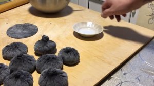 Хинкали из чёрного теста, самый первый рецепт в мире.