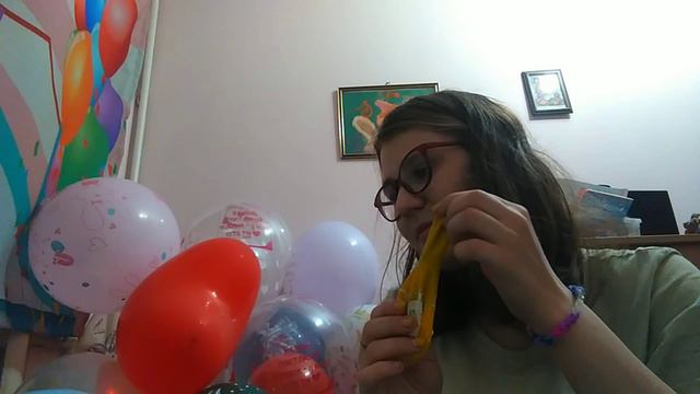 Дарья Кожанова и неудачный эксперимент с воздушными шариками смотреть онлайн