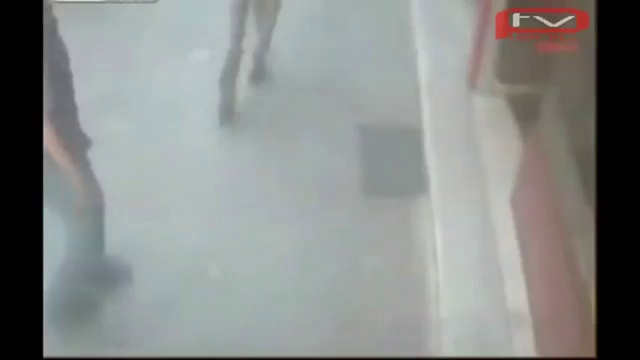  Смелый парень! 