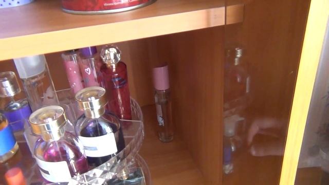 ВЛОГ: НЕМНОГО МОЕЙ КОСМЕТИКИ И ПАРФЮМЕРИИ ЭЙВОН. Я БОГАТЫЙ БЛОГЕР! смотреть онлайн