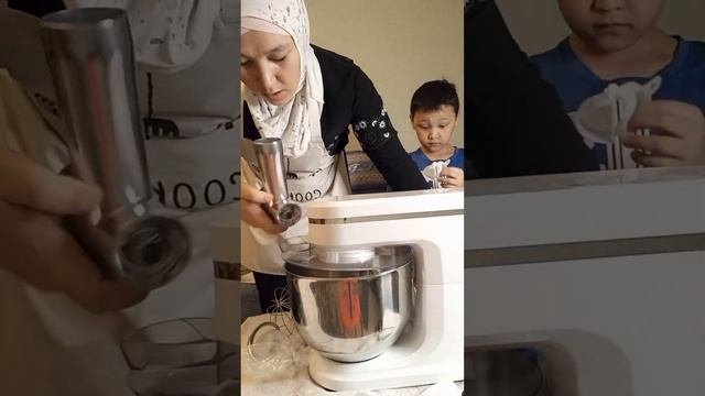 тестомешалка мясуробка  миксер электрическая 4 в 1.
