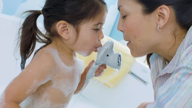 Munchkin Bubble Bestie Elephant Bubbler Bath Toy смотреть онлайн