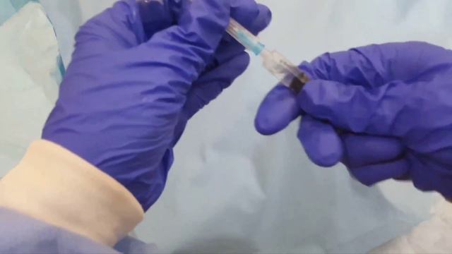 Очень много Уколов в один зад. Доктор Уткин справиться с любым пациентом смотреть онлайн