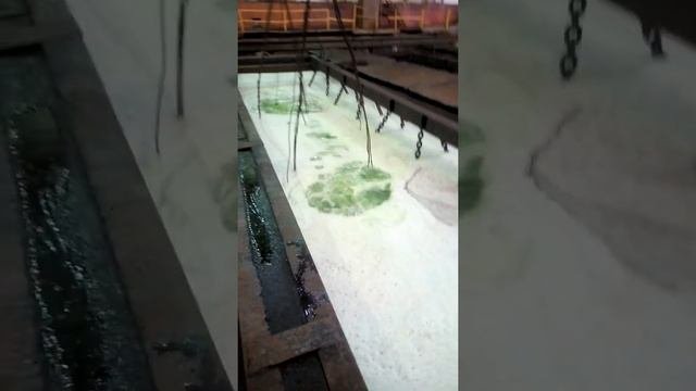 Соляная кислота в действии.