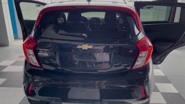 PRE-OWNED 2016 CHEVROLET SPARK Hatch 1LT (Automatic) смотреть онлайн