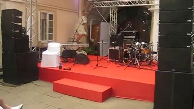 Стулья ISO с чехлами смотреть онлайн