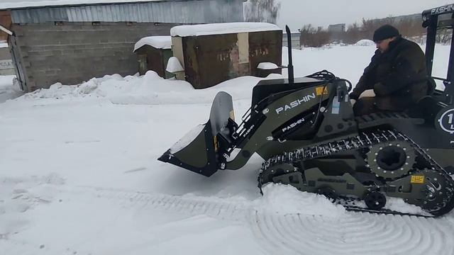 Бульдозер погрузчик Зелёная черепаха. смотреть онлайн