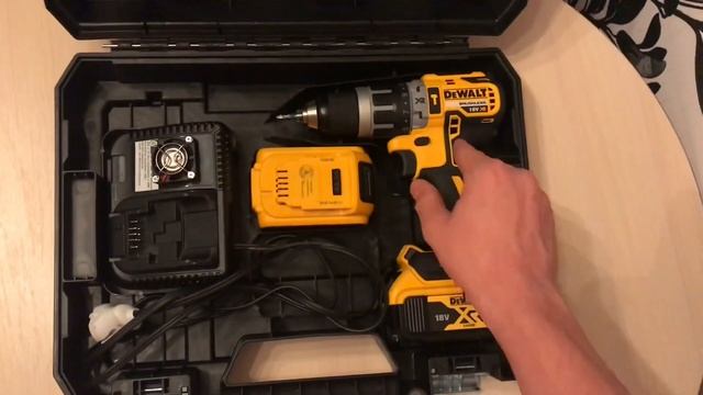 Ударная дрель - шуруповёрт DeWalt DCD796 смотреть онлайн