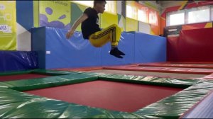 Тренировка. Батутный центр. 3 самых простых элемента на батуте.
