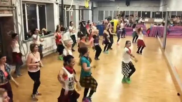 Зумба | Студия Своя жизнь смотреть онлайн