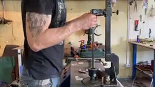 подставка для кочерги и савка своими руками.Размеры в конце ролика!!!!!