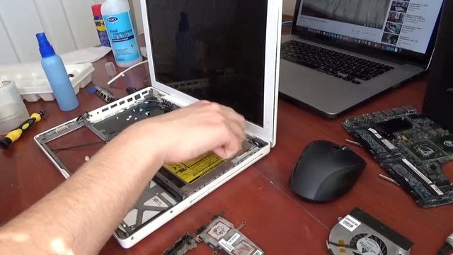 Apple MacBook (Early 2008) Repair and Restoration смотреть онлайн