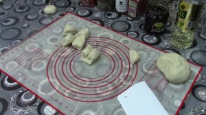 Пончики с клубничным джемом. Быстро