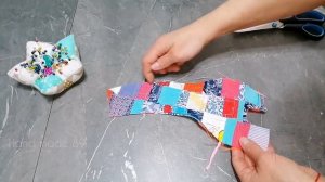 Нужны только маленькие лоскуты, чем ярче, тем лучше