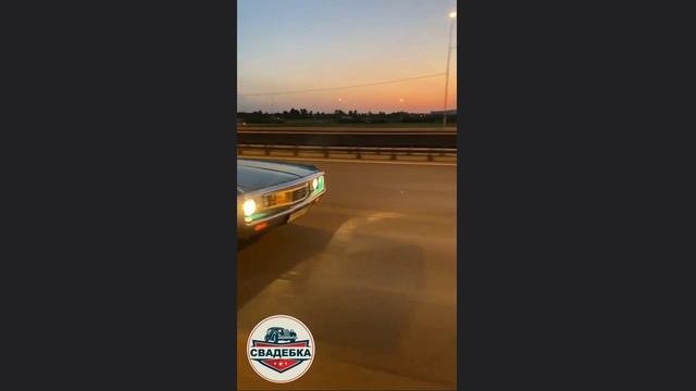 Аренда ретро кабриолета Chrysler Newport