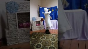 "Веселая разминка от Снегурочки" танец - онлайн