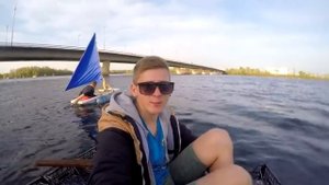 ВАННА С ПАРУСОМ И ПЛОТ ИЗ БУТЫЛОК