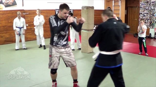 Защитный удар ногой для улицы. Эффективная самооборона смотреть онлайн