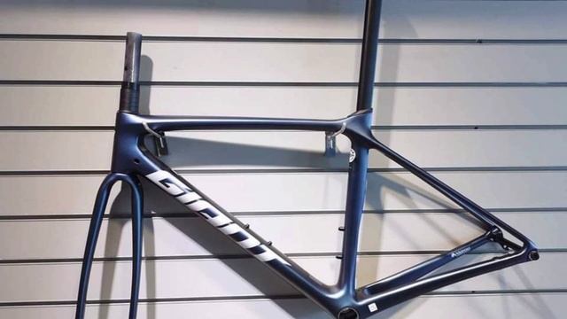 GIANT NEW LOGO - 2023 GIANT TCR ADVANCED PRO DISC смотреть онлайн