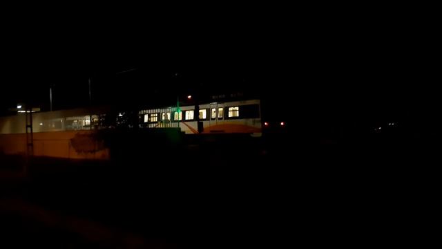 Metro de Palma a su paso por Son Sardina. смотреть онлайн