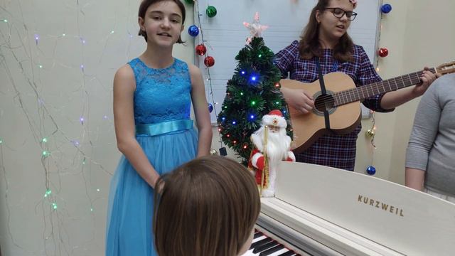 Ансамбль "Любава" - "В ночном саду" смотреть онлайн