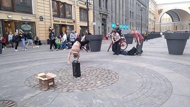 ПИТЕР,брейк данс на Б.Морской 25.04.23. смотреть онлайн