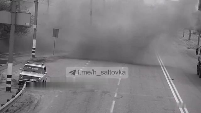 Обстрел попал на камеры видеонаблюдения в Харькове# смотреть онлайн