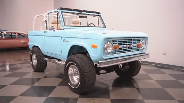1977 Ford Bronco 4X4 смотреть онлайн