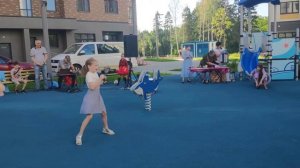Детская песня "мыши на охоте".