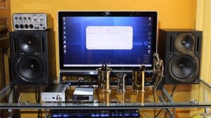 DAC Topping D10, Behringer Truth B2030A Monitors, Hi-Res Music.