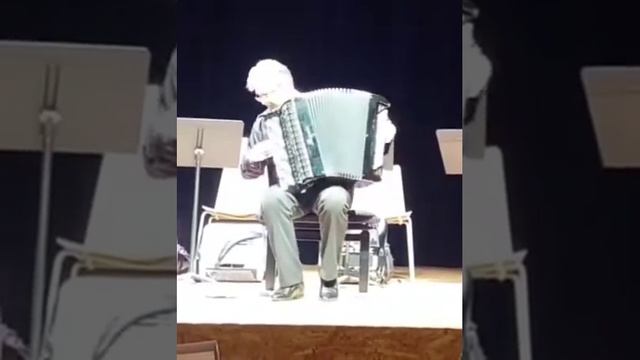 Е. Дербенко"Детская Сюита"(1-Полька, 2-Шарманка, 3-Петухи)/Е. Derbenko"Suite pour enfants"-R. Jbano смотреть онлайн