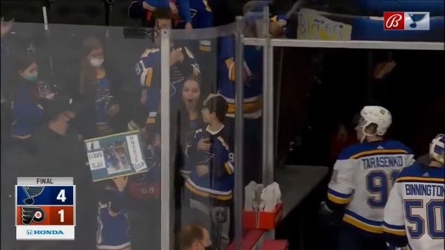 Тарасенко подарил клюшку юной болельщице смотреть онлайн