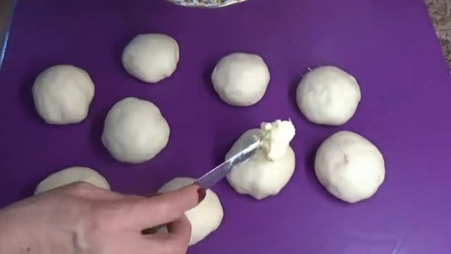 Советую тесто ставить сразу на 3 порции. Слоистый и очень вкусный Турецкий хлеб на сковороде смотреть онлайн