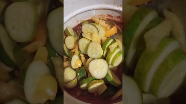 Огурцы на зиму. Огуречо на зиму. Огурцы с Болгарским перцем. Рецепт под видео.