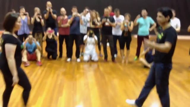 Modern Dominican BACHATA - Juan & Josie - Sydney Latin Festival (2 ANGLES!) смотреть онлайн