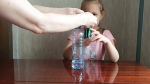 Надуваем шарик с помощью соды и уксуса. Простые опыты для детей