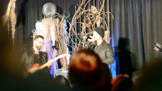 Burcon Cabaret Osric Chau - Creep Cover смотреть онлайн