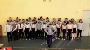 3 «Б» Песня «Жил отважный капитан»