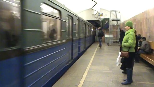 Московское метро 81-710 ЕжЗ станция Баррикадная