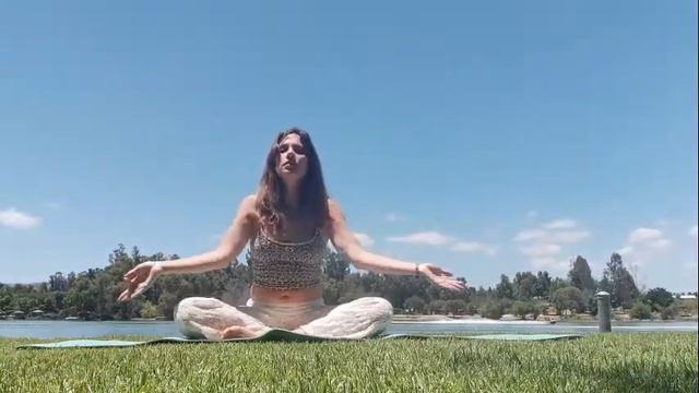 Comunicación Celestial Adi Shakti смотреть онлайн