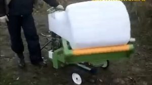 Работа автономного обмотчика рулонов для мини трактора