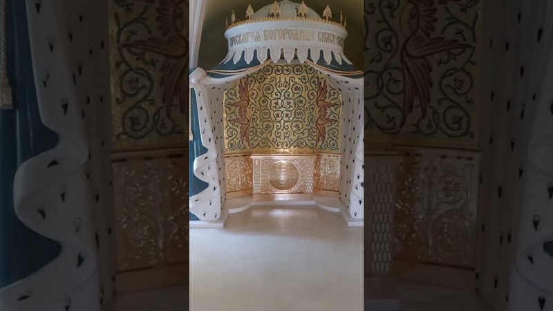 Сень для "Всецарицы" в Знаменском храме Новоспасского монастыря
