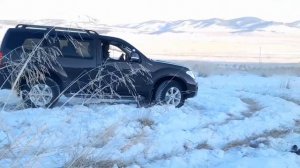 Nissan Pathfinder R51. Покатушке на снежном поле Ниссан Патфайндер р51