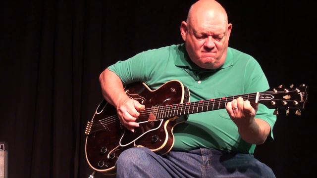 Paul Moseley playing "Windy and Warm" on Scotty Moore's Gibson Chet Atkins Country Gentleman смотреть онлайн