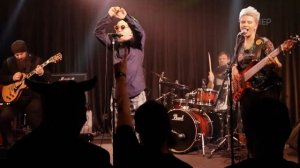 Группа "Манго-Манго" - песня "Горит бензобак". Проект "РАЗГОВОР без МАСОК"